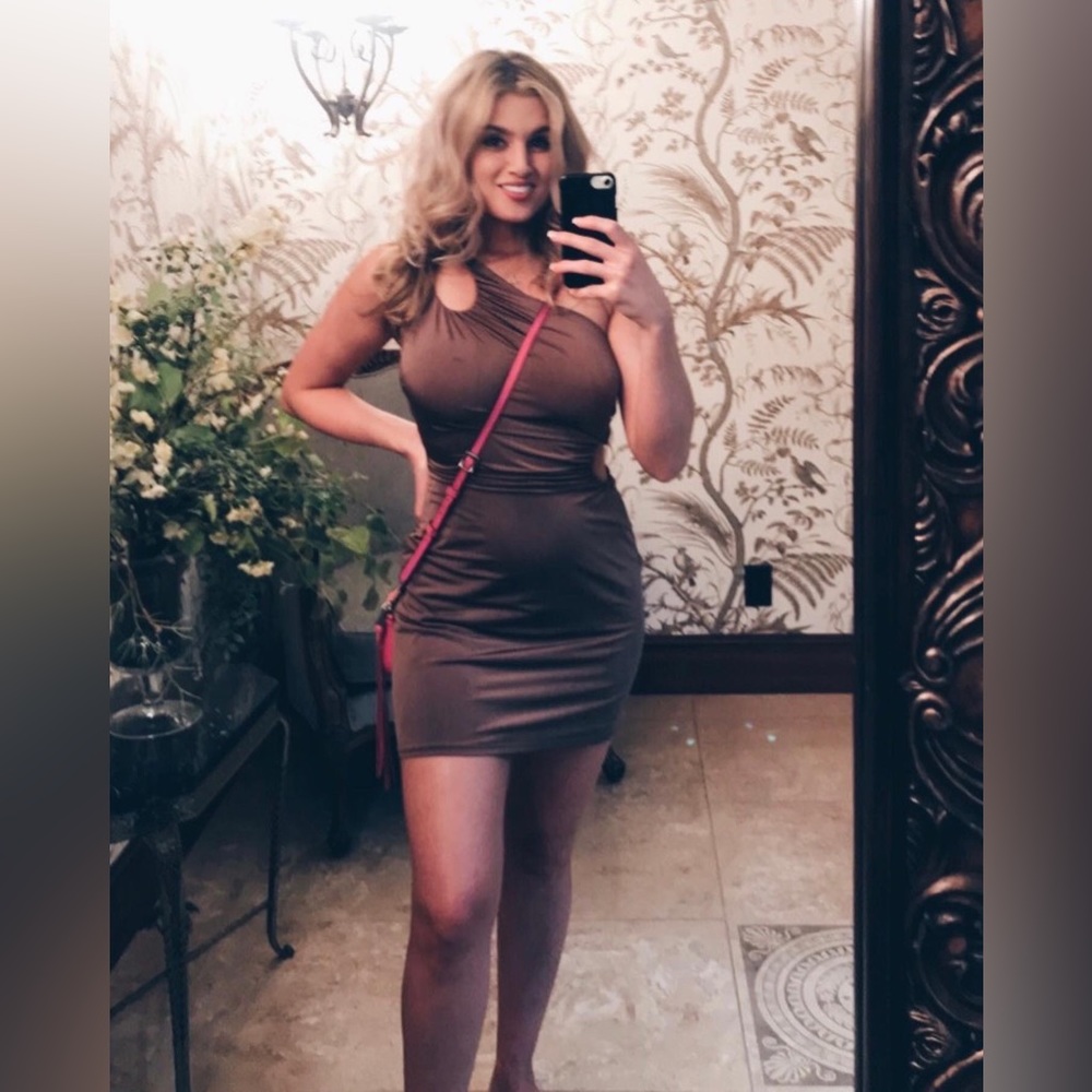 Brand:speechless size:small color:brown style:one shoulder worn once!